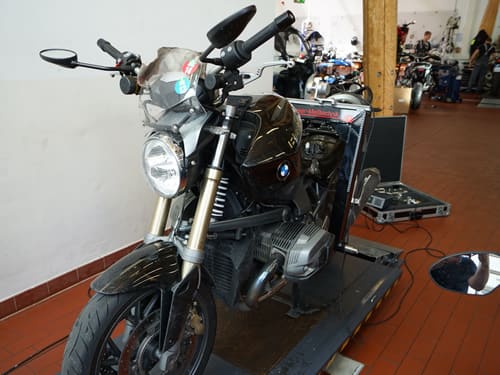 Motorrad-Laser-Fahrwerksvermessung